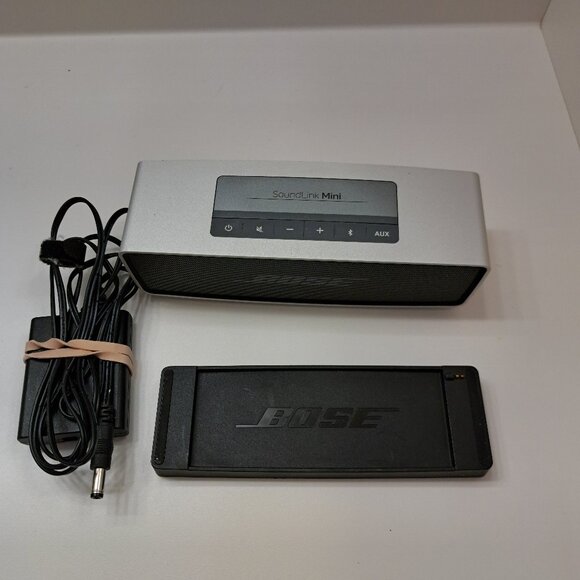 Bose SoundLink Mini Bluetooth Wireless Mobile Portable Speaker Silver Charger